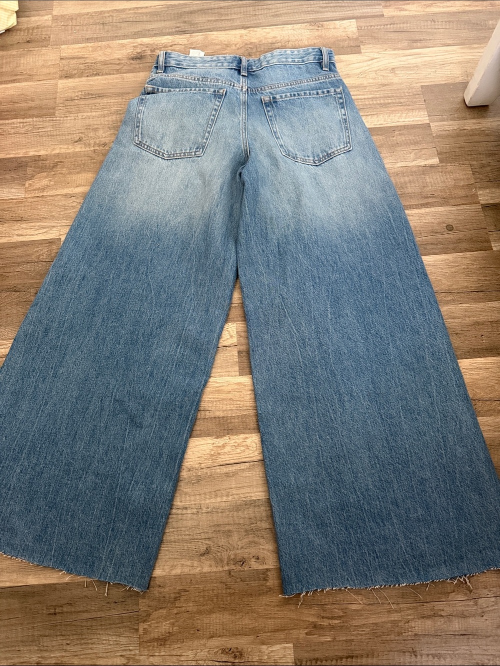Wide Leg Light Wash Blue Jeans - Picture 3 of 3